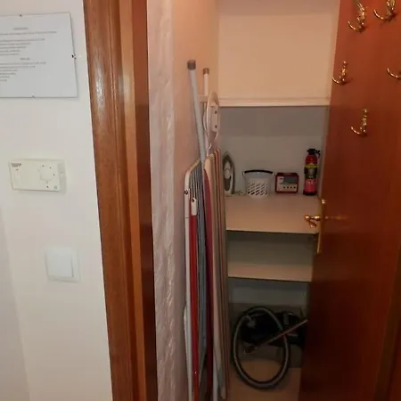 Apartment Your Cozy Six Street γ 3 *