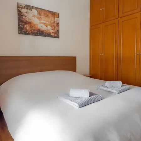 Your Cozy Six Street Appartement *