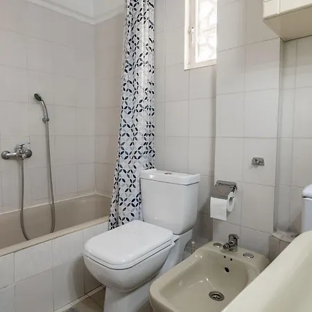 Your Cozy Six Street γ 3 * Larissa